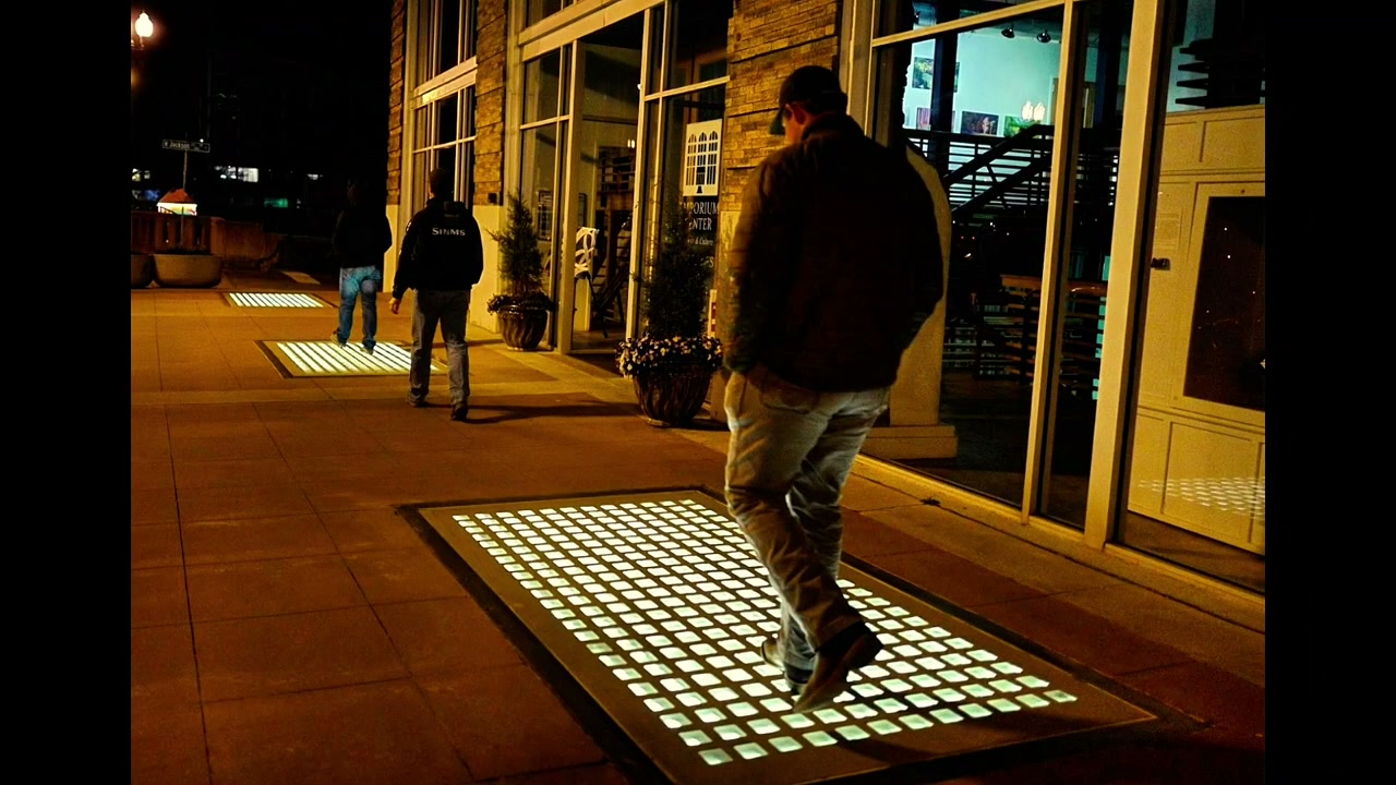 Street photograph by Marc Anthony