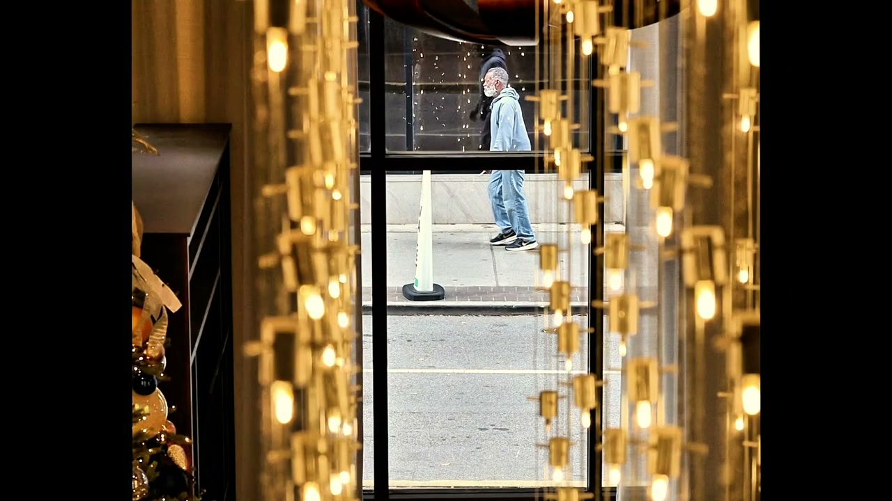 Street photograph by Marc Anthony