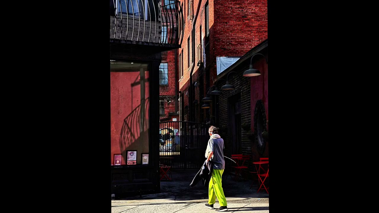 Street photograph by Marc Anthony