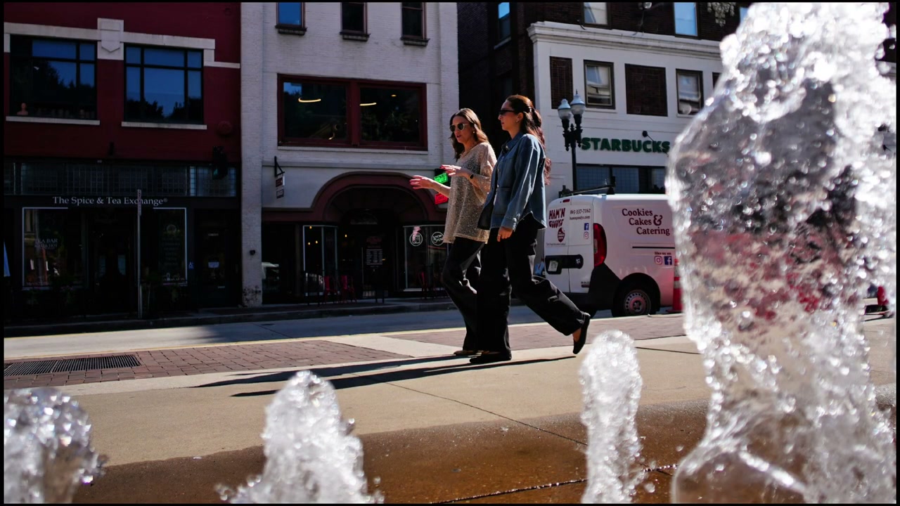 Color street photograph by Marc Anthony