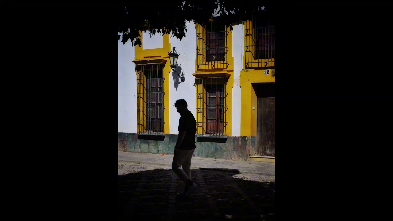 Street photograph by Marc Anthony