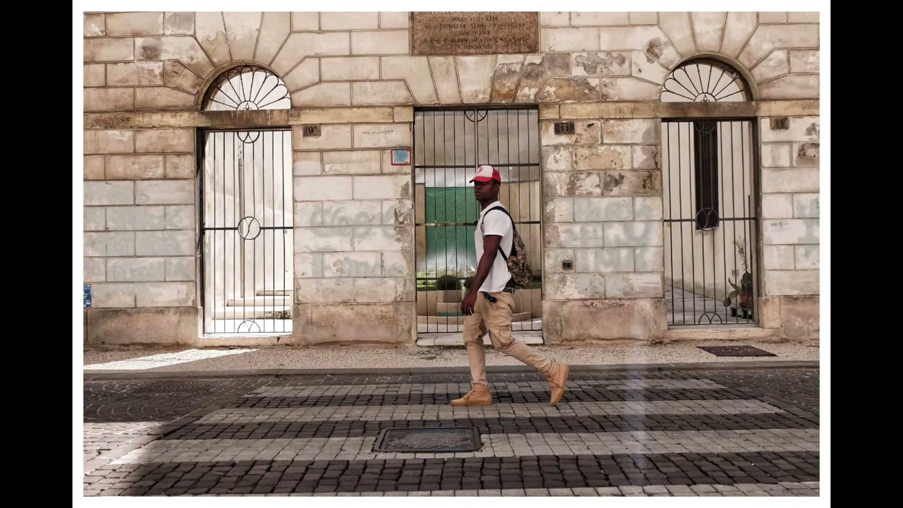 Street photograph by Marc Anthony