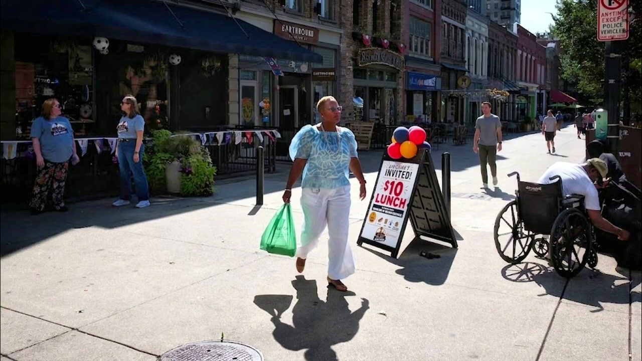 Street photograph by Marc Anthony
